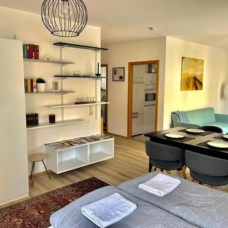 Apartment Sonniges In Ruhiger Und Zentraler Lage *